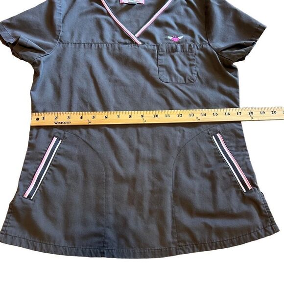 Koi Grey and Pink Scrub Top. Style 113HRT Size Small. Great Condition!! - Picture 9 of 10